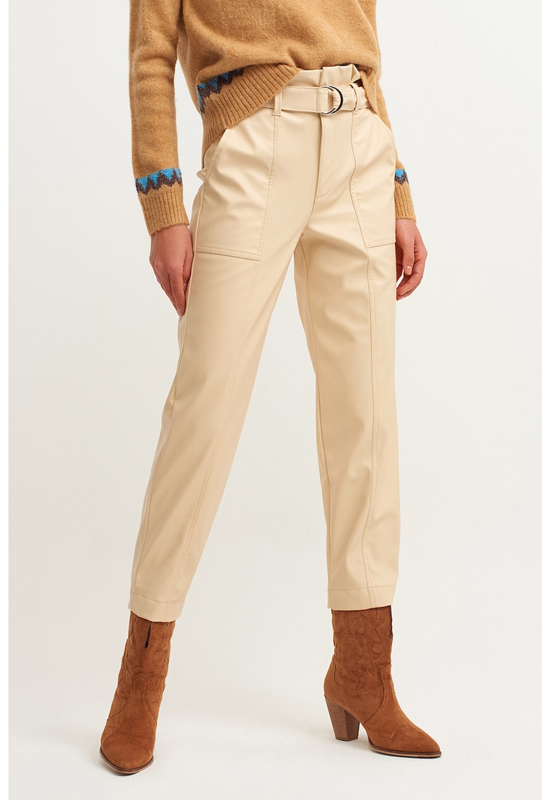Pantaloni crop de piele ecologica cu cordon in talie Pantaloni crop de piele ecologica cu cordon in talie