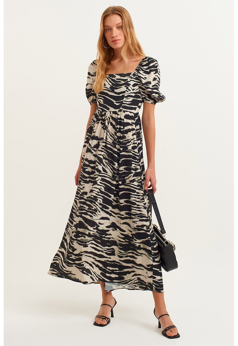 Rochie cu maneci bufante si model