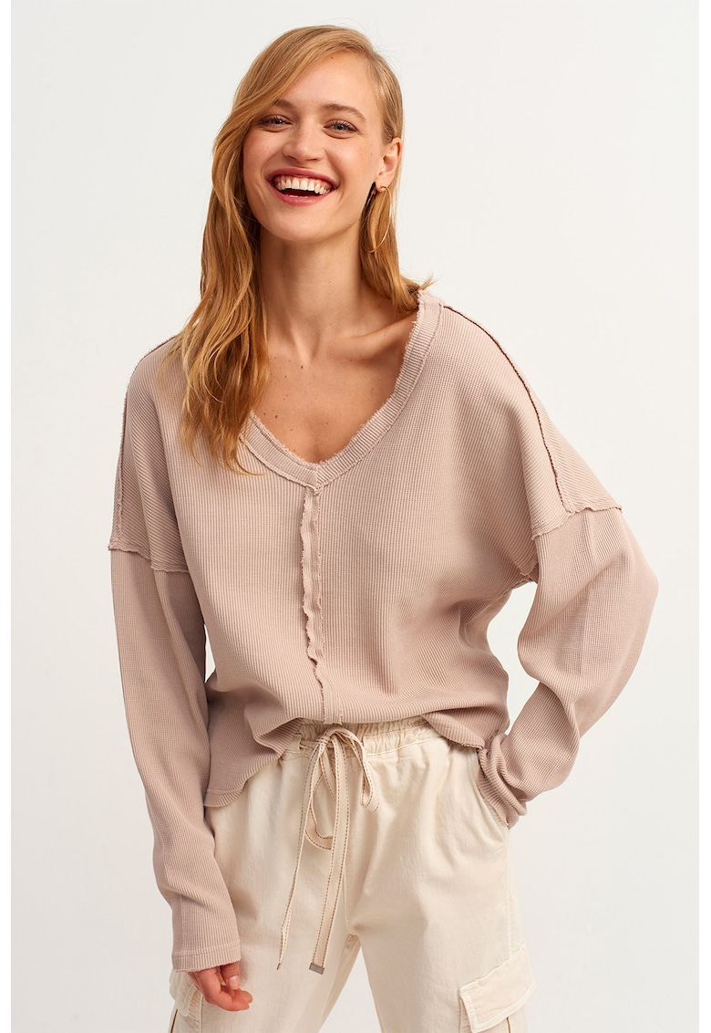 Pulover striat cu maneci cazute si decolteu in V Pulover striat cu maneci cazute si decolteu in V