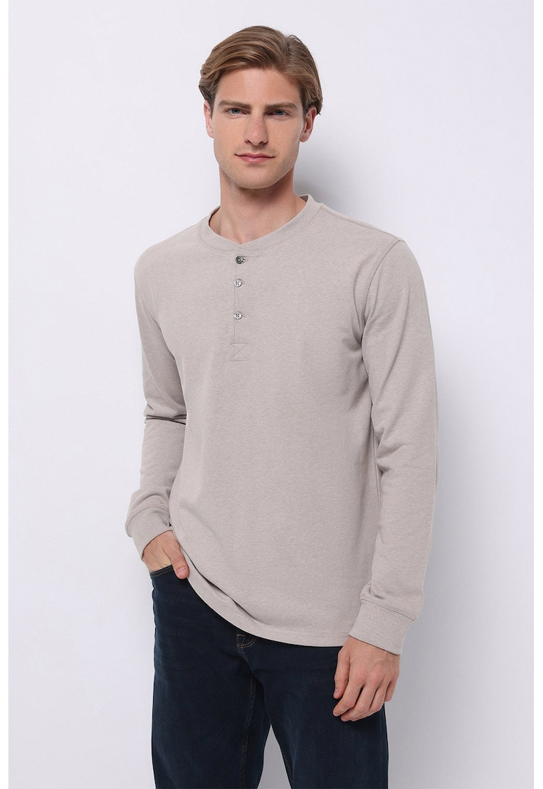 Bluza cu decolteu henley si fenta cu nasturi