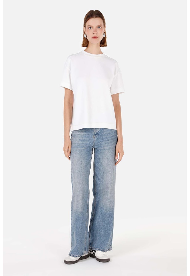 Blugi cu croiala ampla si talie medie