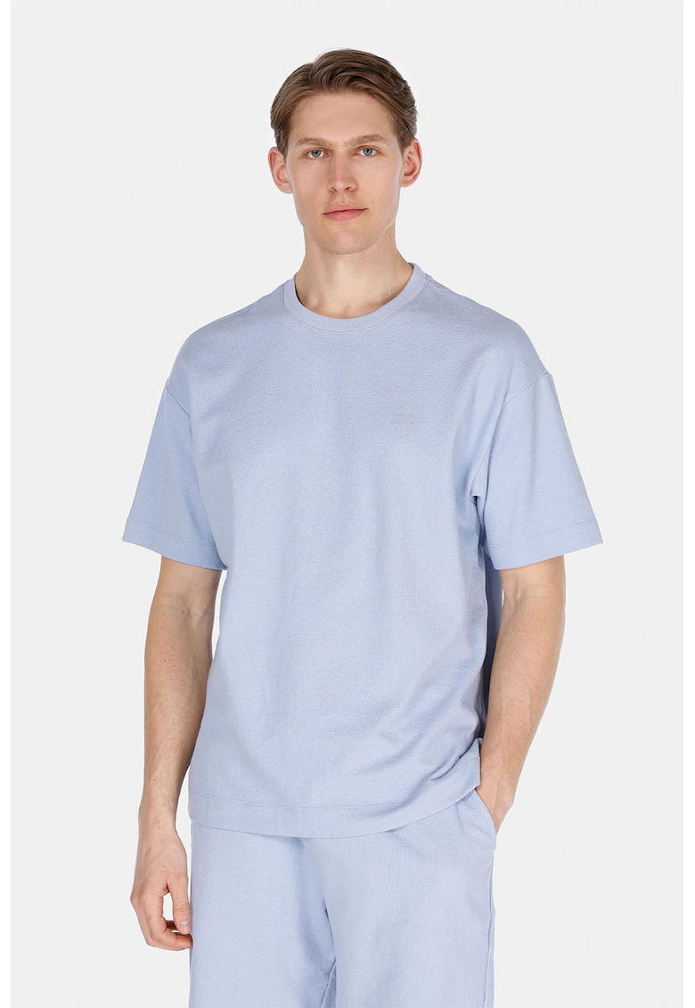 Tricou cu decolteu la baza gatului si imprimeu text