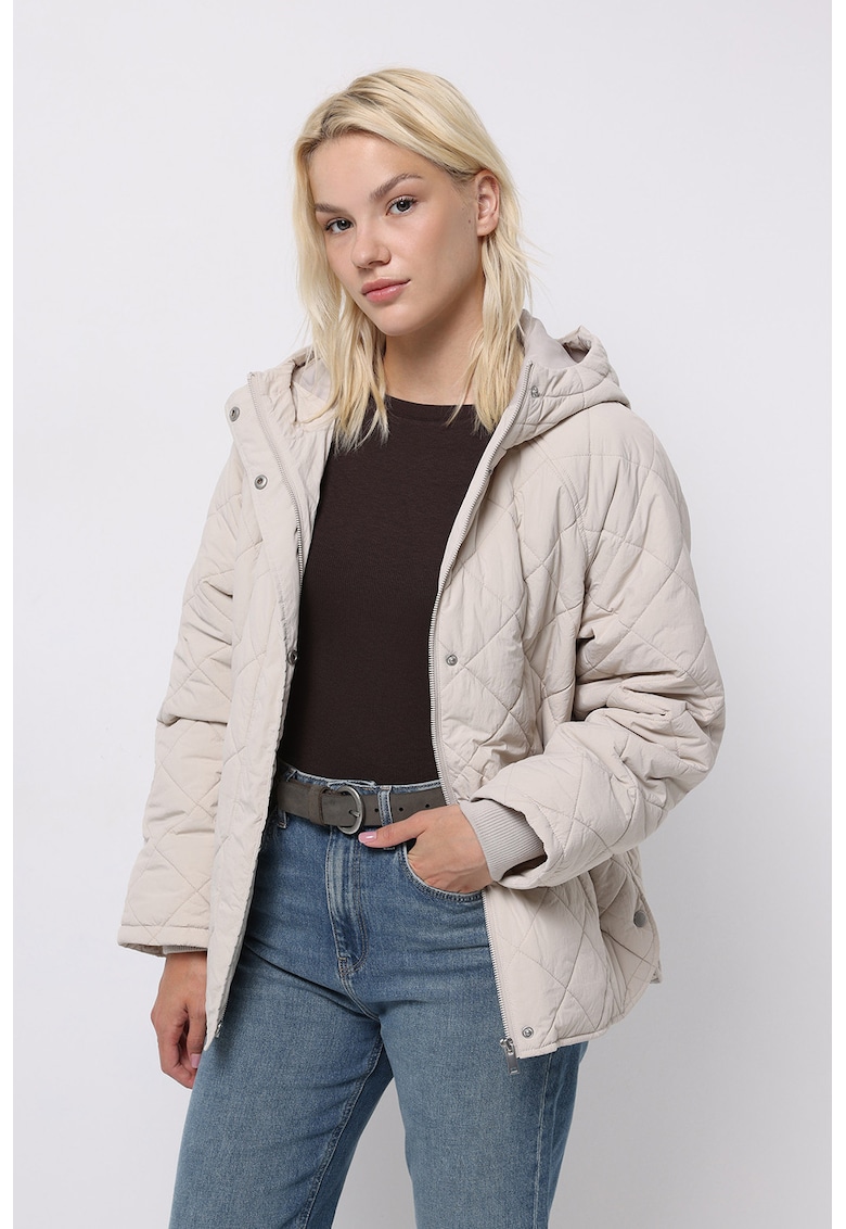 Jacheta matlasata cu gluga