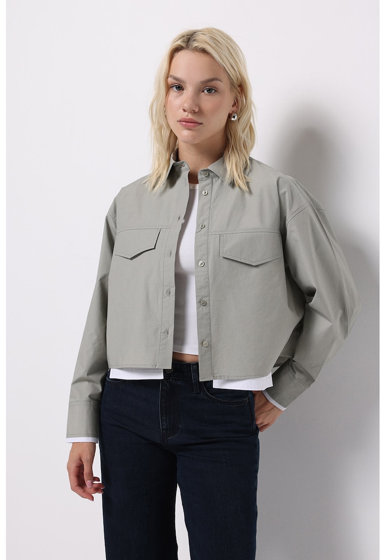 Jacheta scurta supradimensionata cu nasturi Jacheta scurta supradimensionata cu nasturi