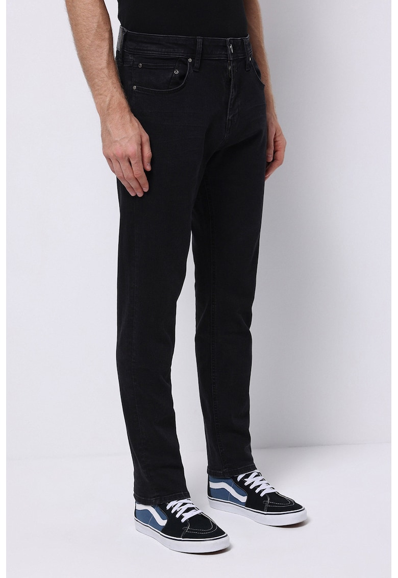 Blugi regular fit cu model cu buzunare