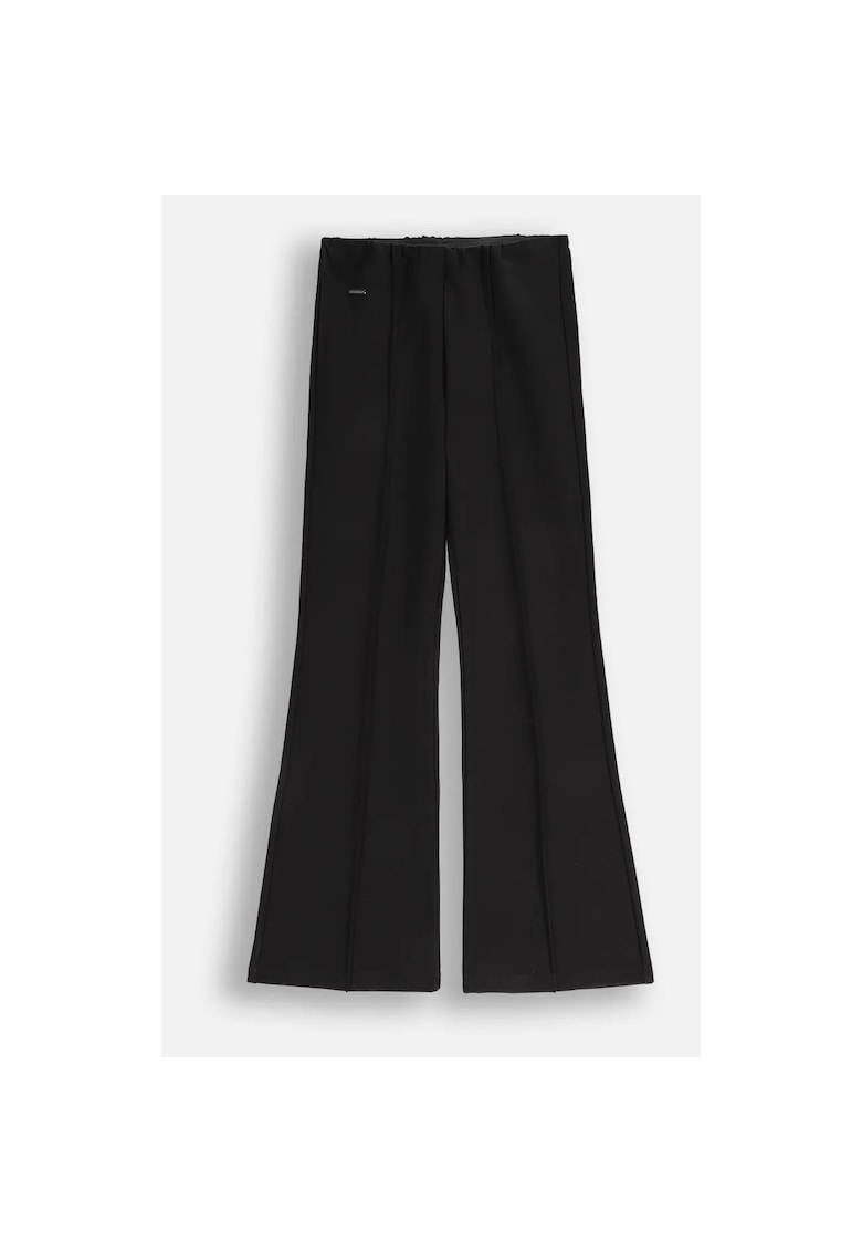 Pantaloni evazati