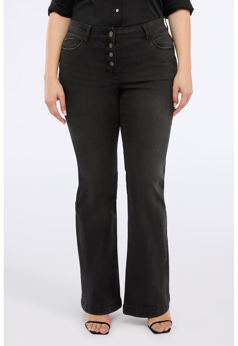 Blugi evazati cu aspect decolorat