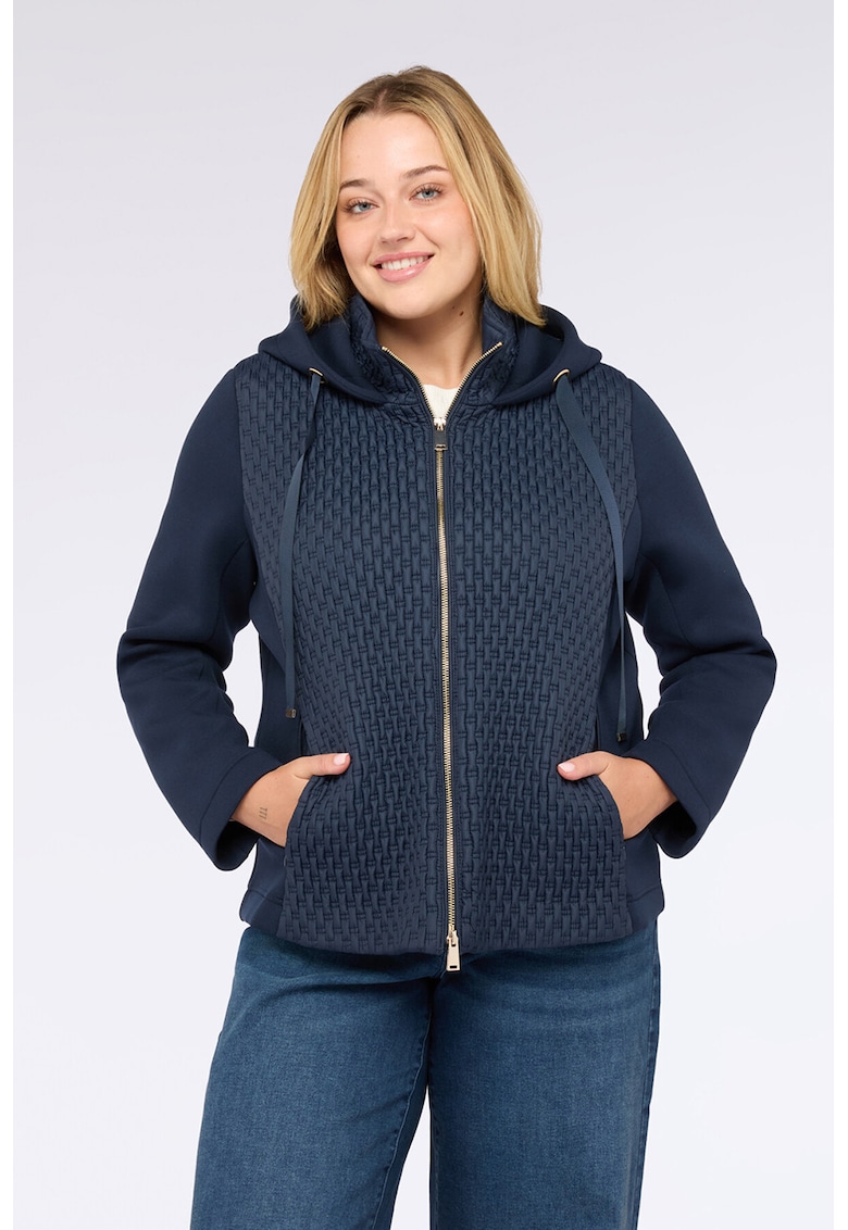 Jacheta matlasata cu aspect texturat si gluga