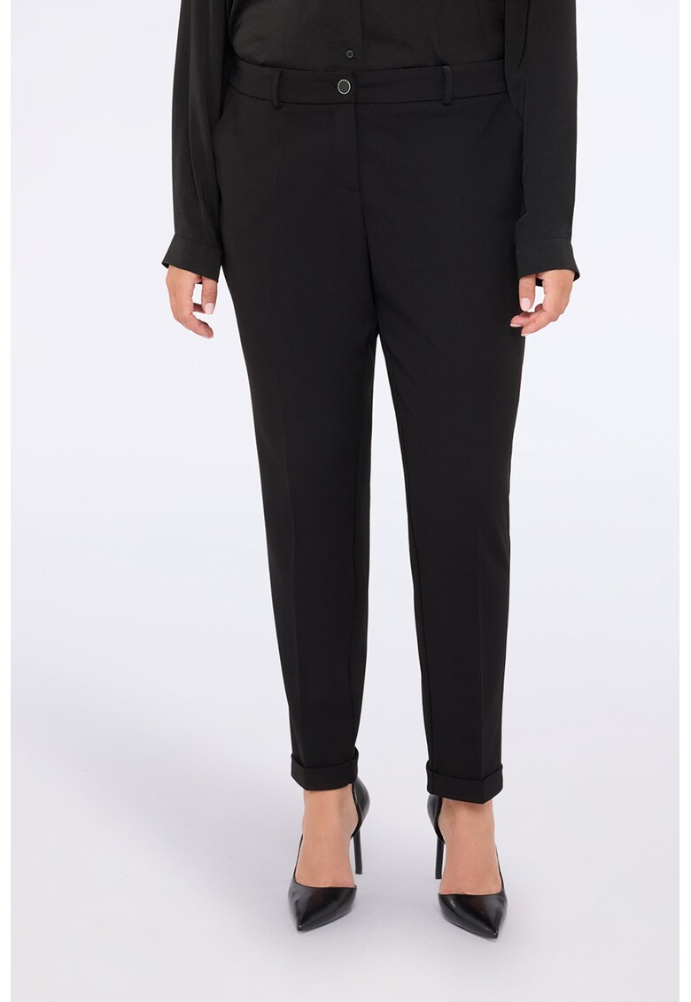 Pantaloni conici cu buzunare oblice pe partea din fata - Negru