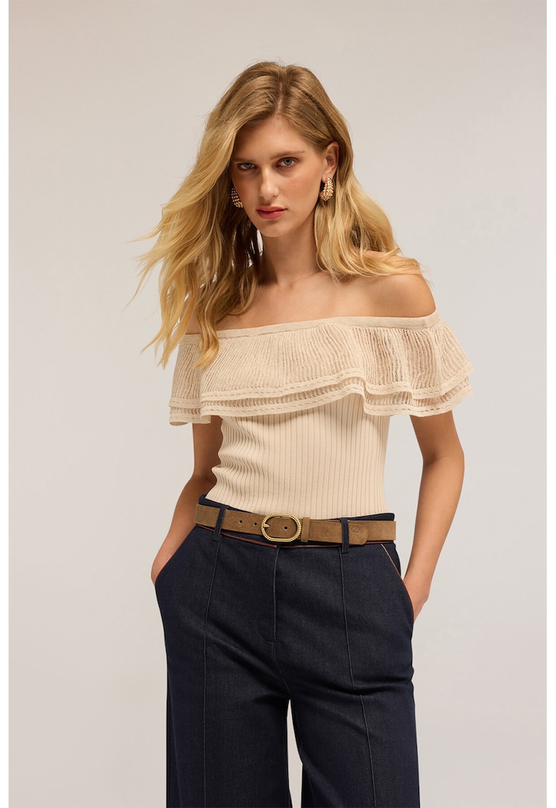 Bluza tricotata cu decolteu pe umeri