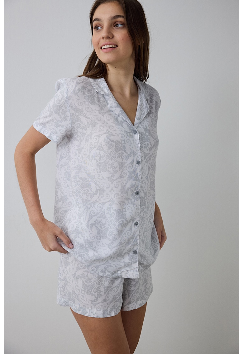 Pijama cu pantaloni scurti - nasturi si model paisley