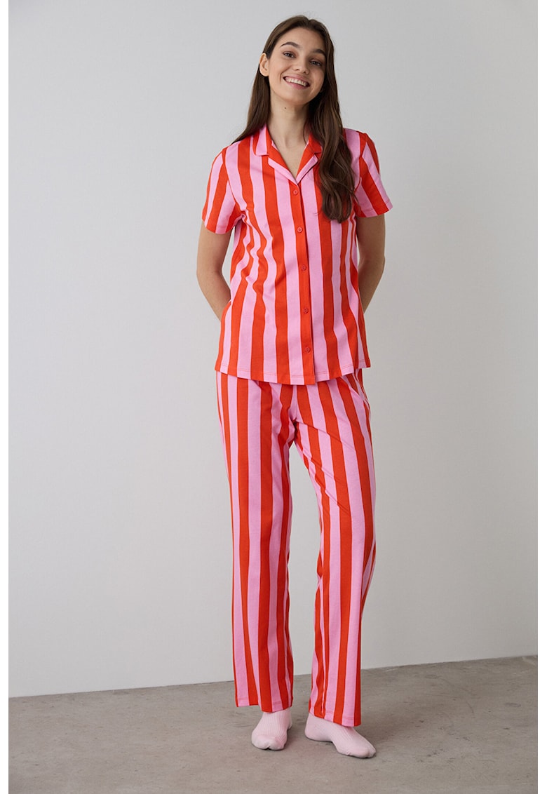 Pijama cu revere decupate si dungi Pijama cu revere decupate si dungi