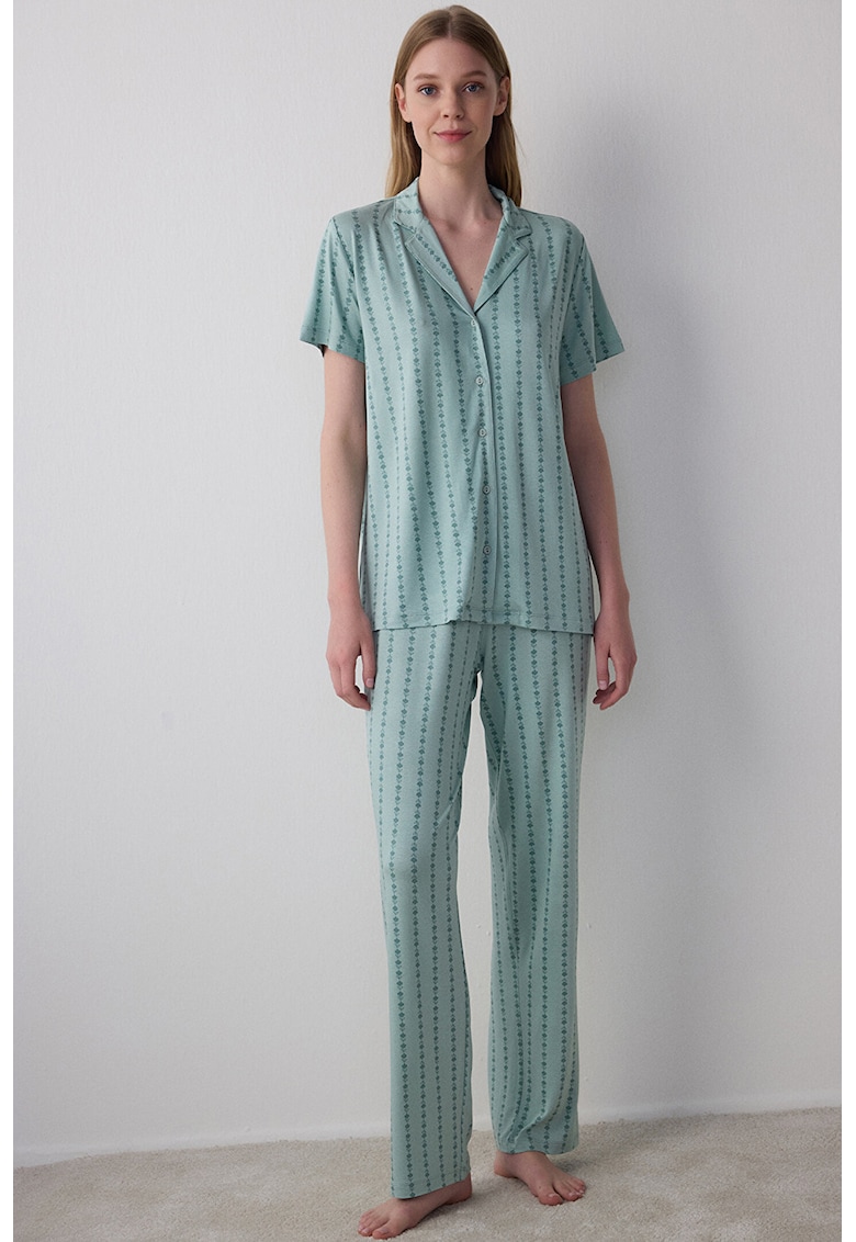 Pijama cu decolteu in V si dungi