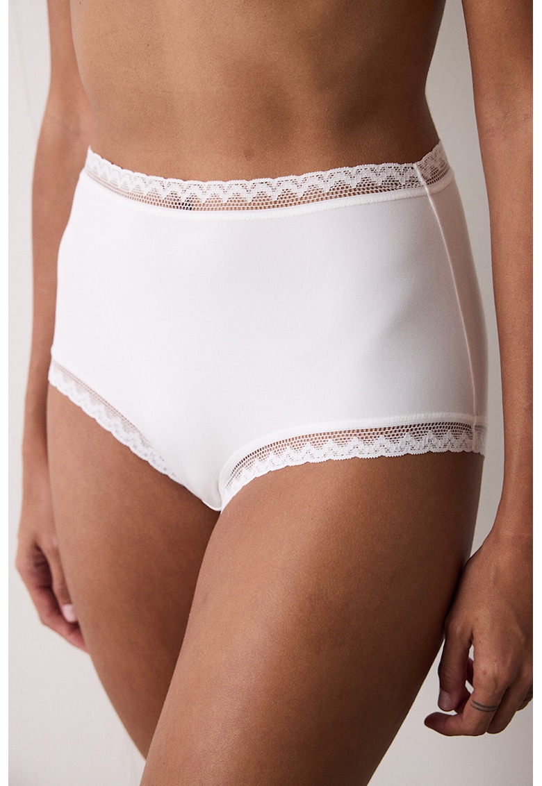 Chiloti cu insertii din dantela si talie inalta