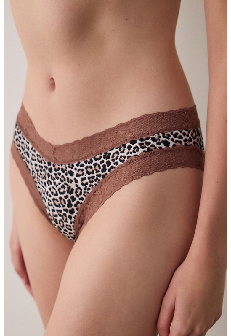 Chiloti cu animal print si garnituri din dantela