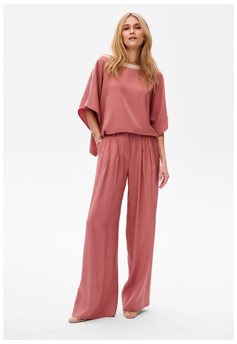 Pantaloni relaxed fit cu pliuri