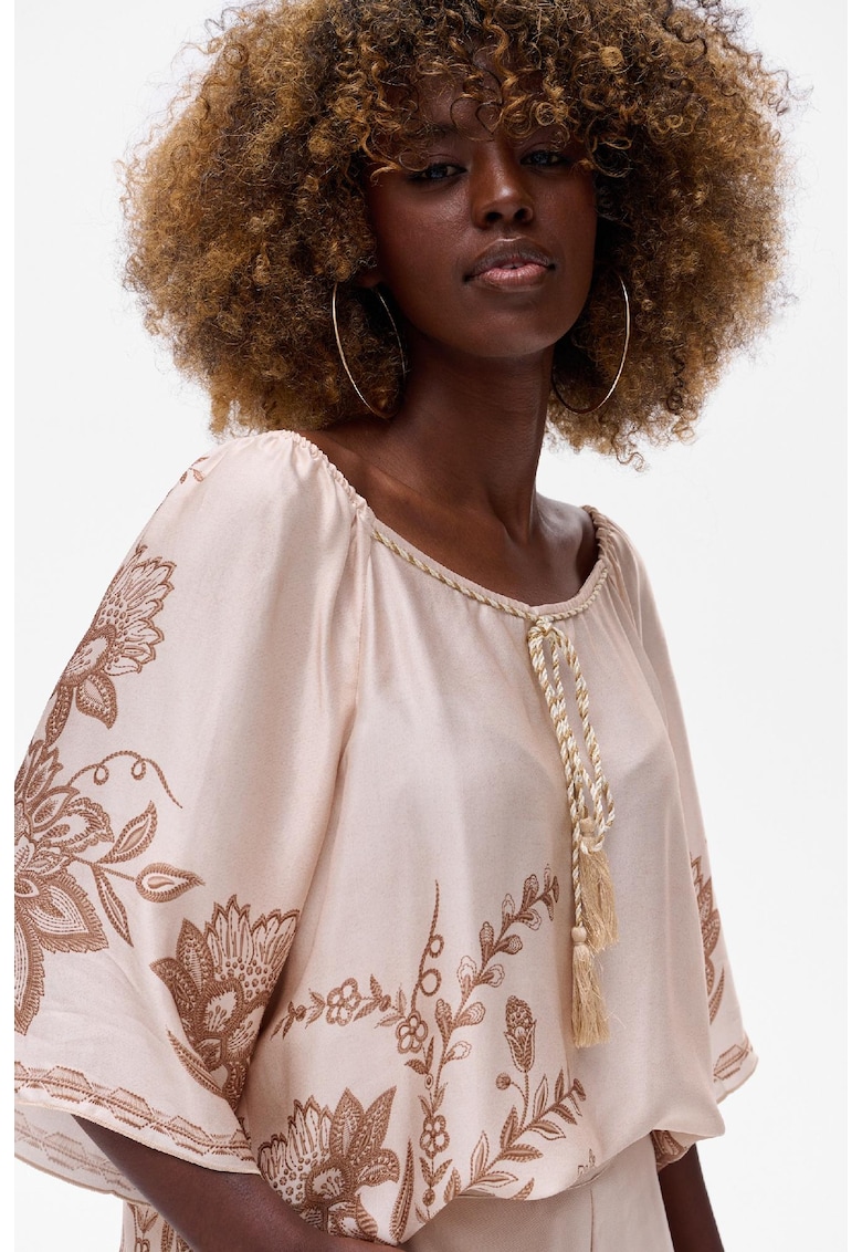 Bluza lejera cu model floral