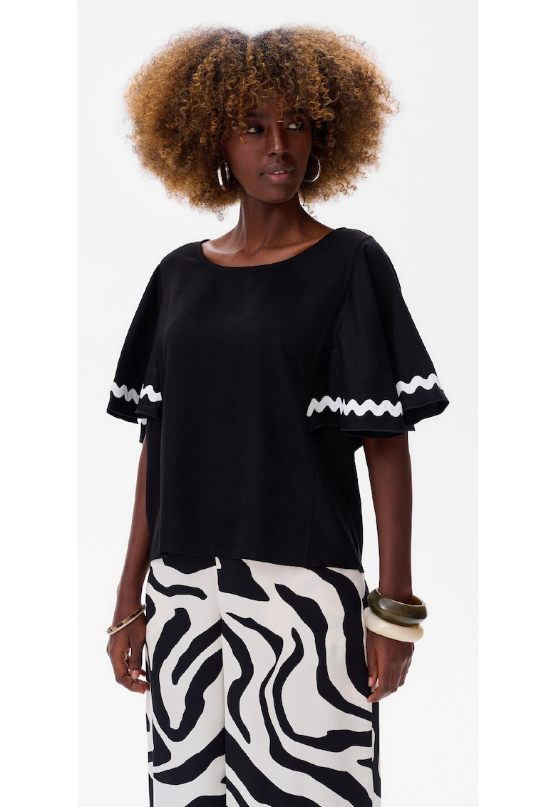 Bluza lejera uni cu decolteu