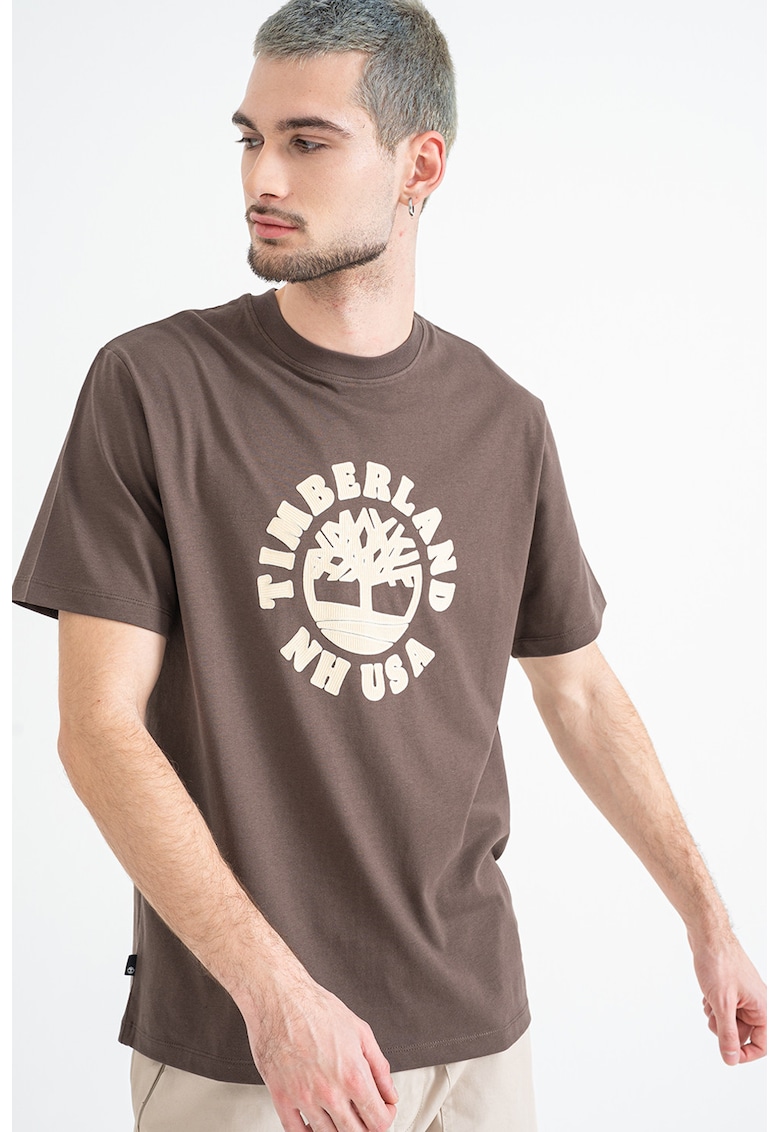 Tricou cu decolteu la baza gatului si logo texturat