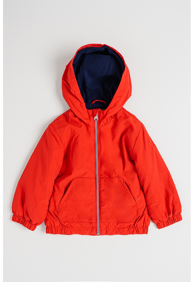 Geaca cu finisaj rezistent la apa cu gluga