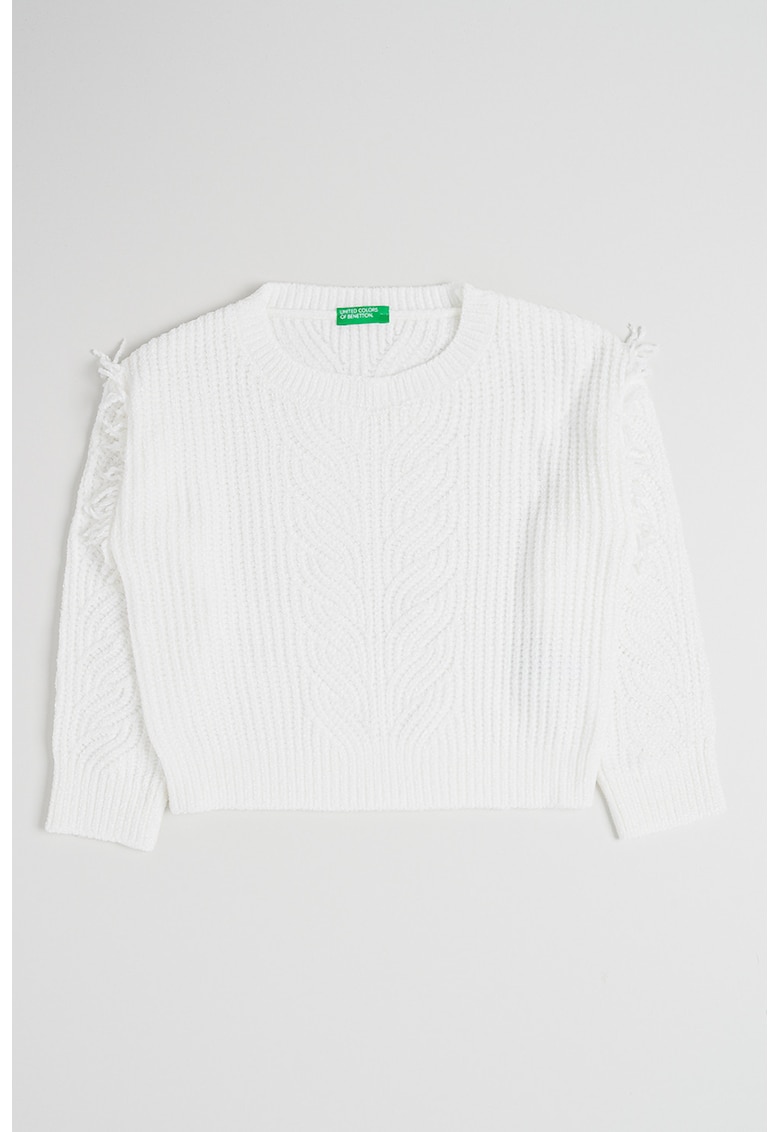 Pulover cu decolteu la baza gatului si detalii franjurate