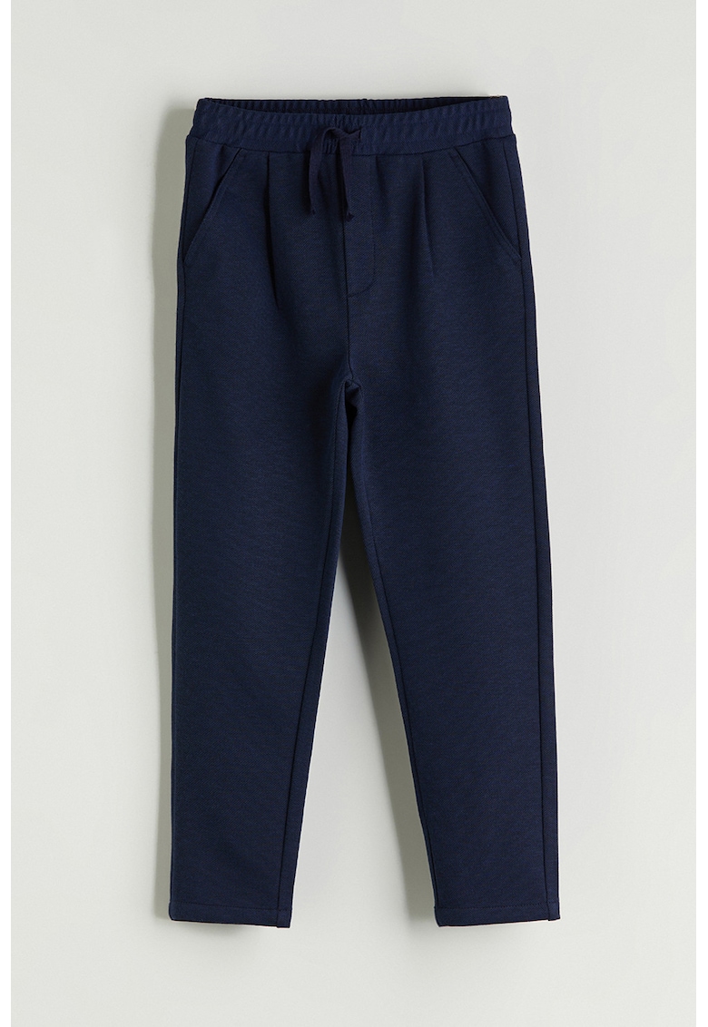 Pantaloni de trening cu croiala conica si snur de ajustare Pantaloni de trening cu croiala conica si snur de ajustare