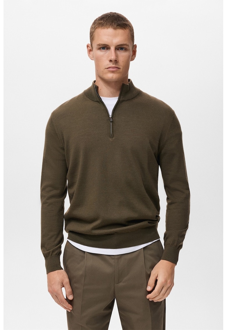 Pulover din lana cu fenta cu fermoar