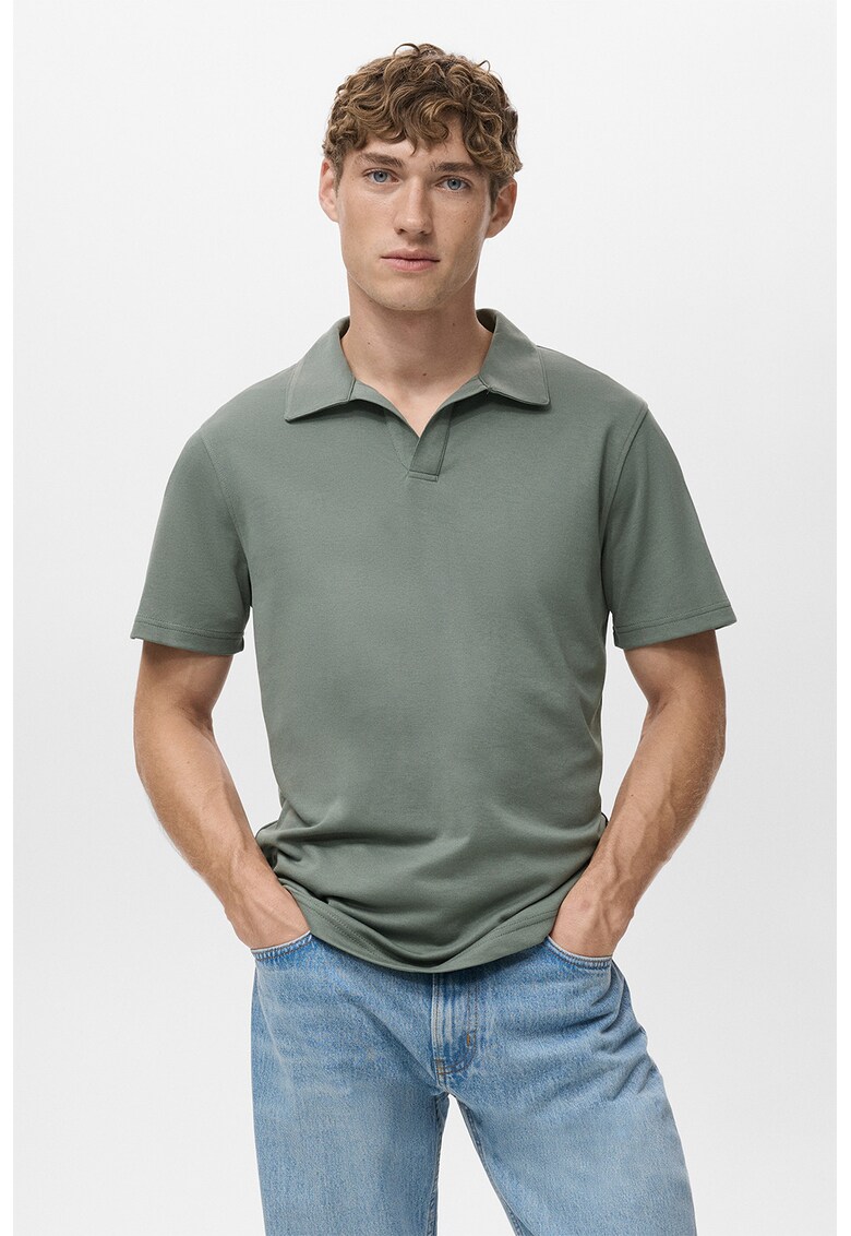 Tricou cu model uni si guler deschis - Verde pal