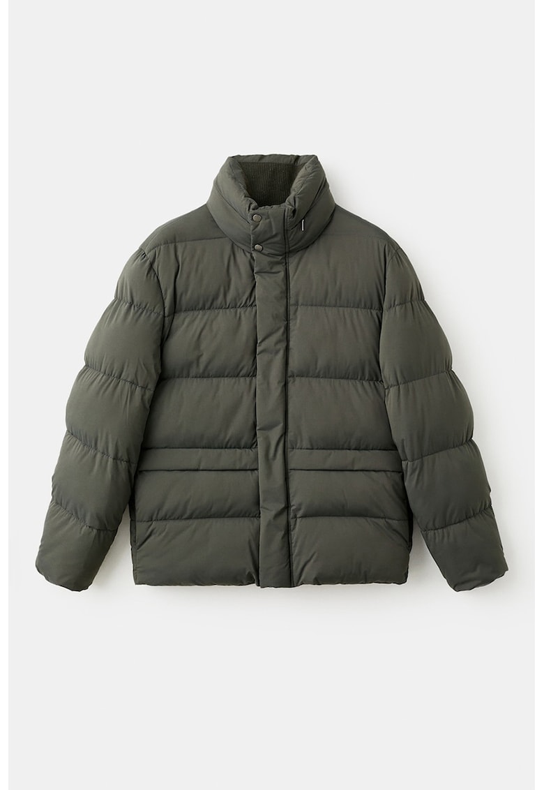 Geaca cu finisaj rezistent la apa si guler mediu