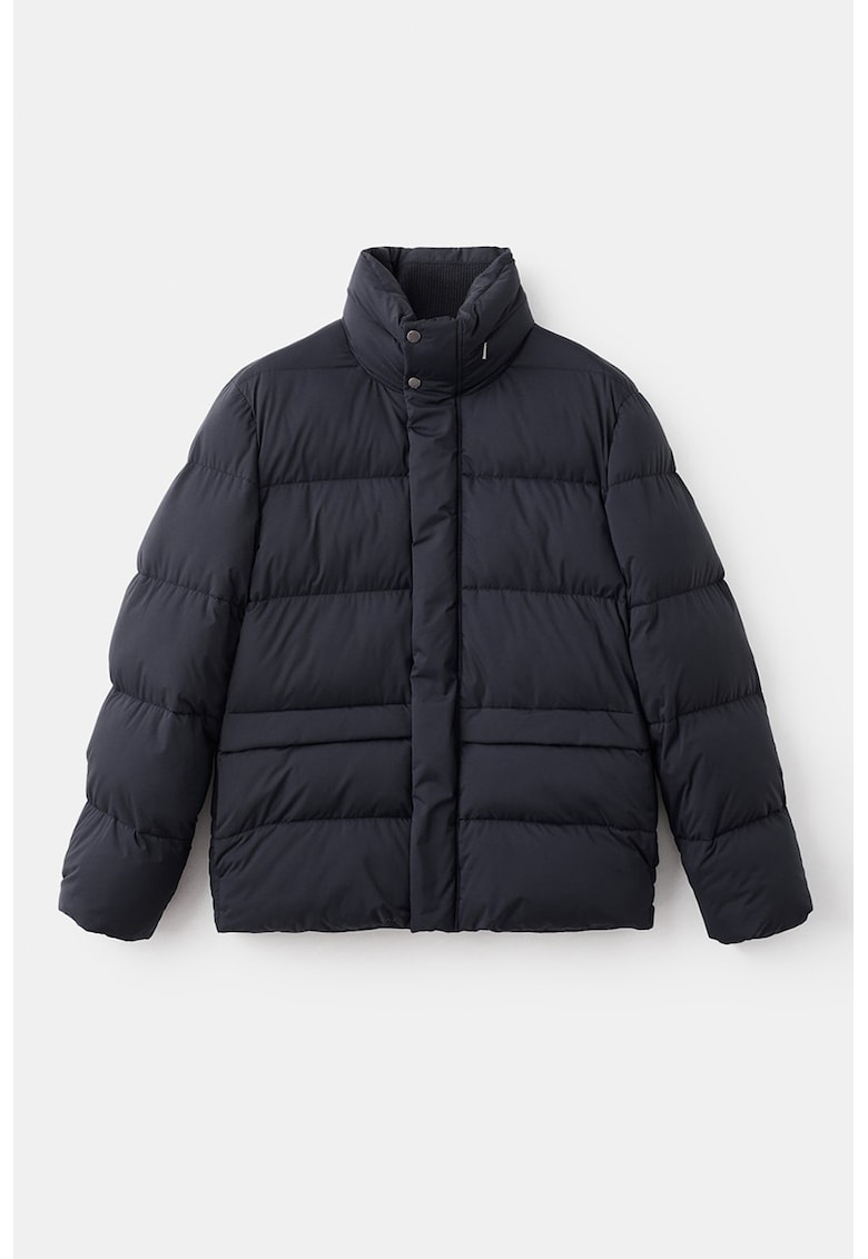 Geaca cu finisaj rezistent la apa si guler mediu