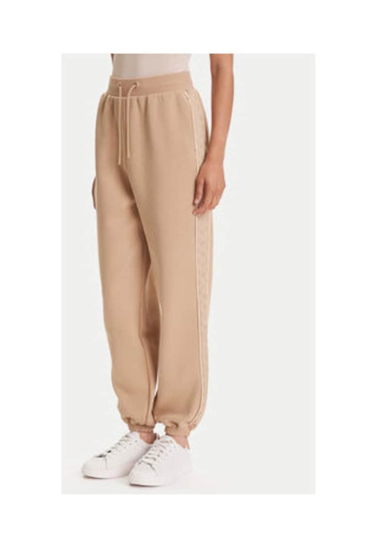 Pantaloni de trening de cu benzi logo laterale - talie cu snur si mansete elastice - Bej nisip