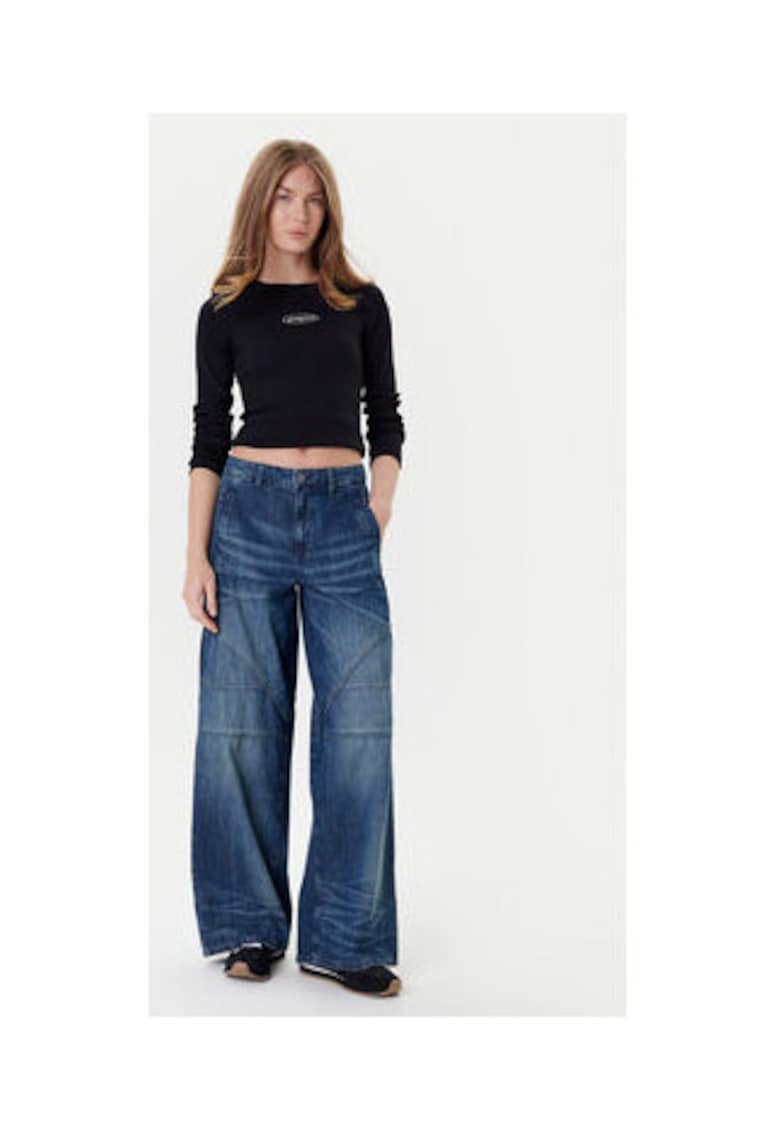 Bluza cu decolteu la baza gatului - Negru