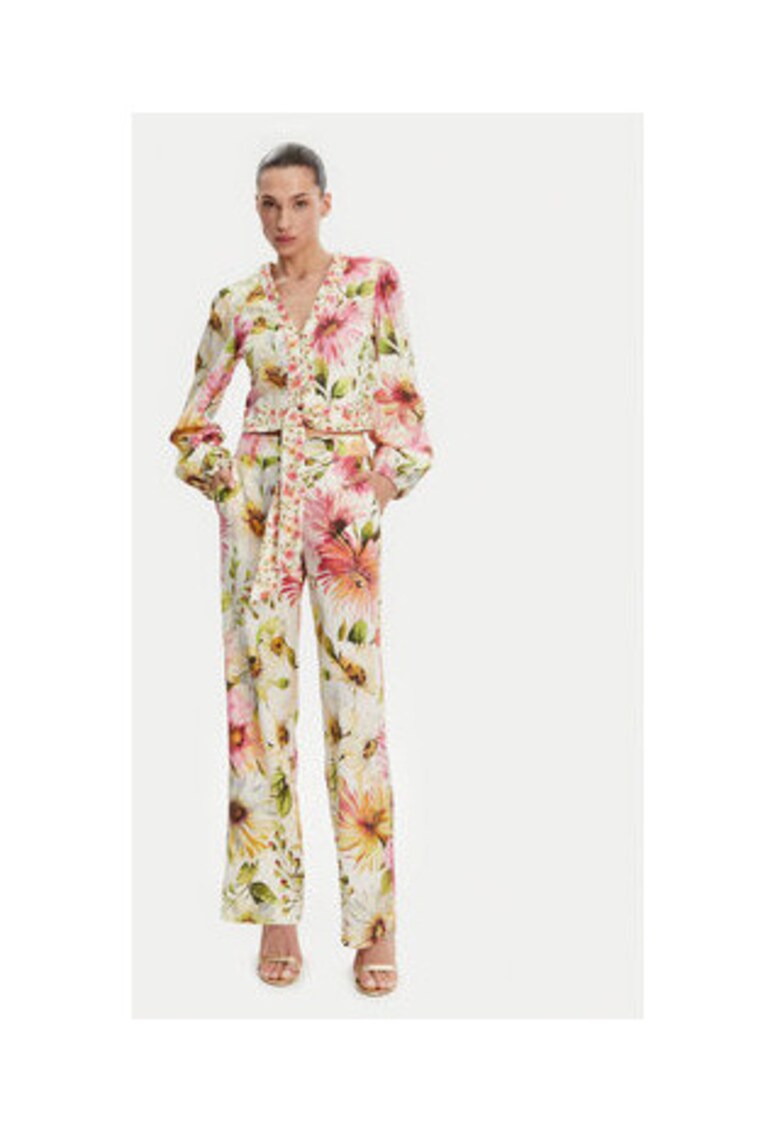 Bluzacu imprimeu floral si decolteu in v -