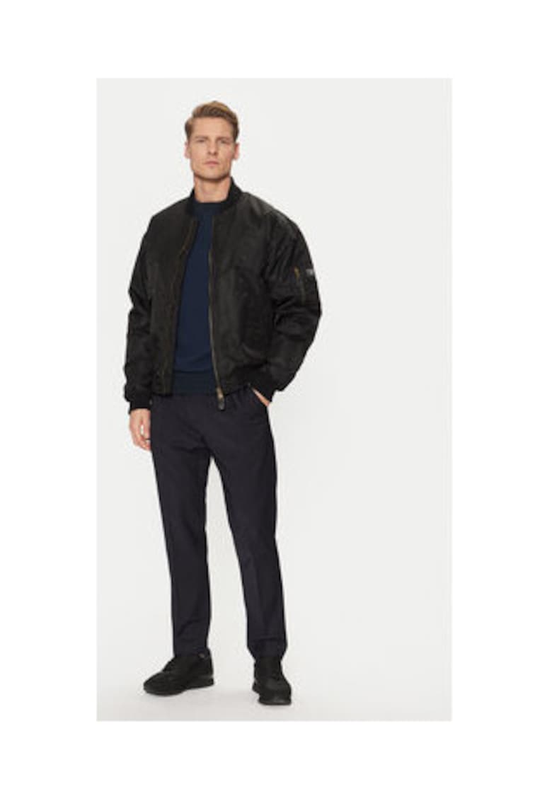 Jacheta bomber cu buzunar pe maneca si fermoar