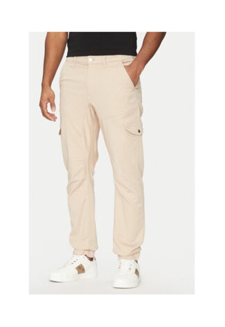 Pantaloni din amestec de bumbac cu logo discret pe partea din spate