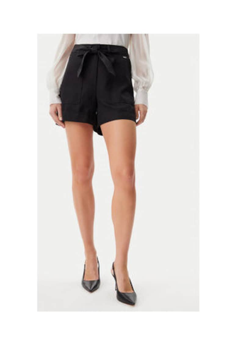 Pantaloni scurti cu cordon