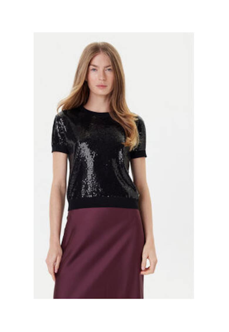 Tricou cu decolteu la baza gatului si imprimeu uni