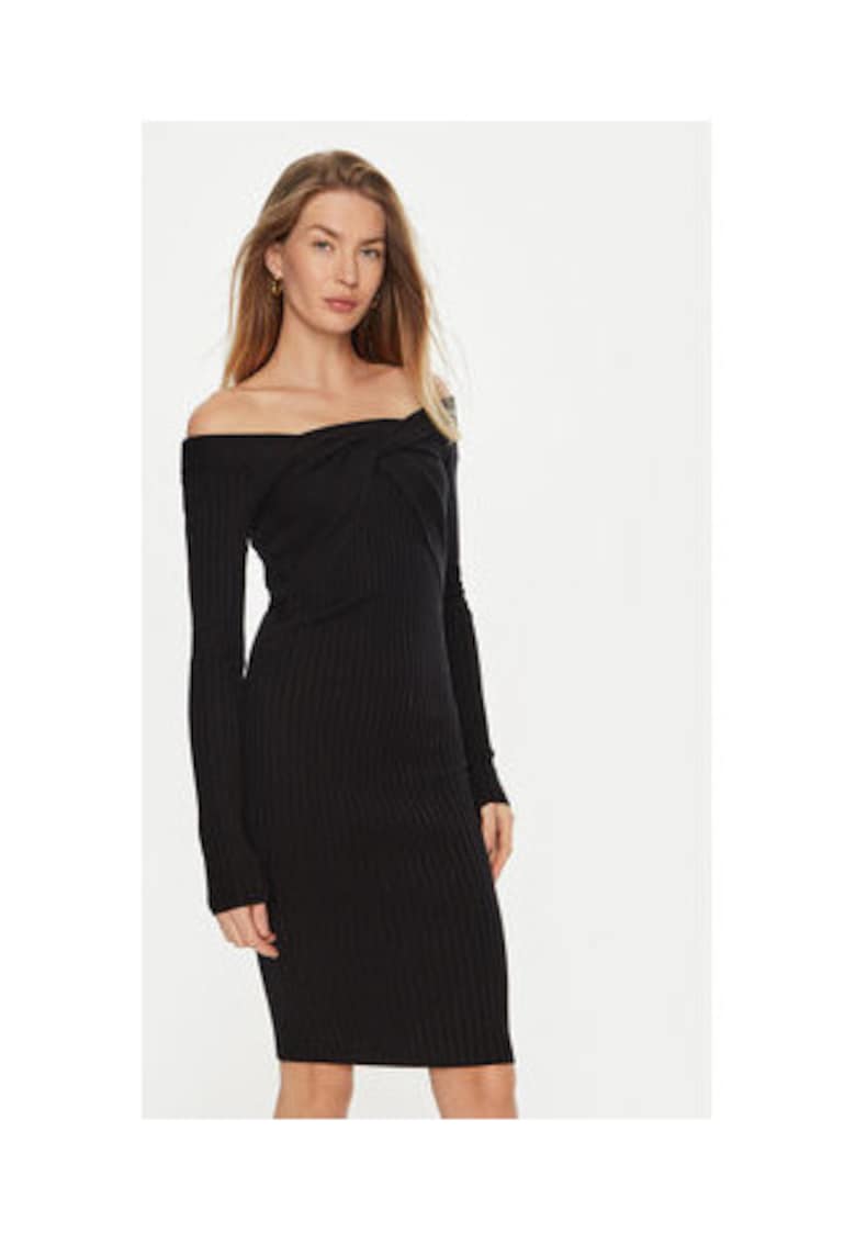 Rochie mini cu umeri goi