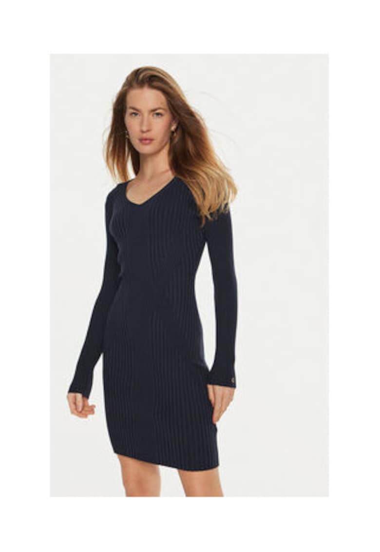 Rochie tricotata cu guler in V