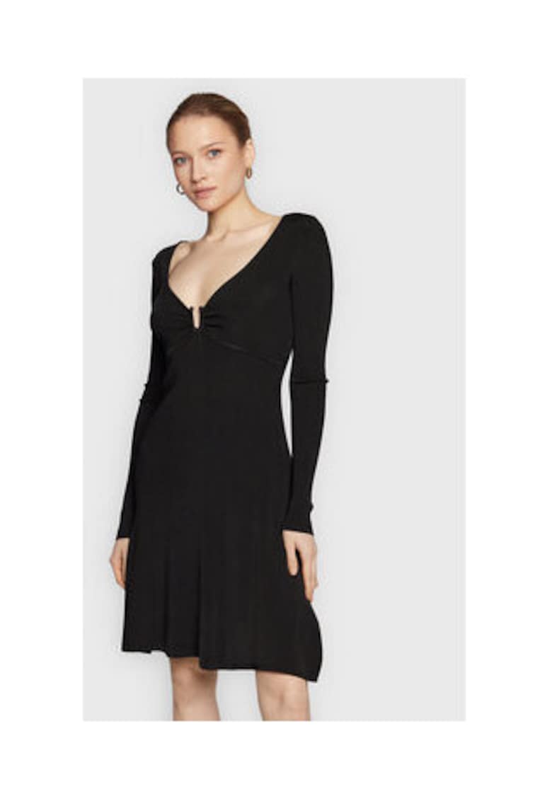 Rochie tricotata cu decolteu amplu