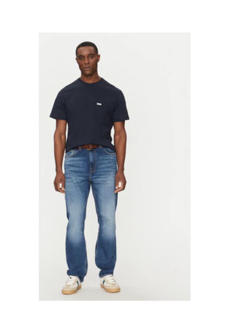 Tricou uni cu decolteu la baza gatului si buzunar aplicat pe piept