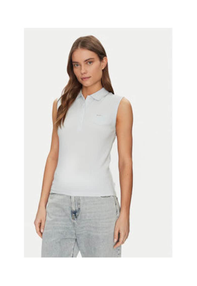 Tricou polo cu guler fixat cu nasturi