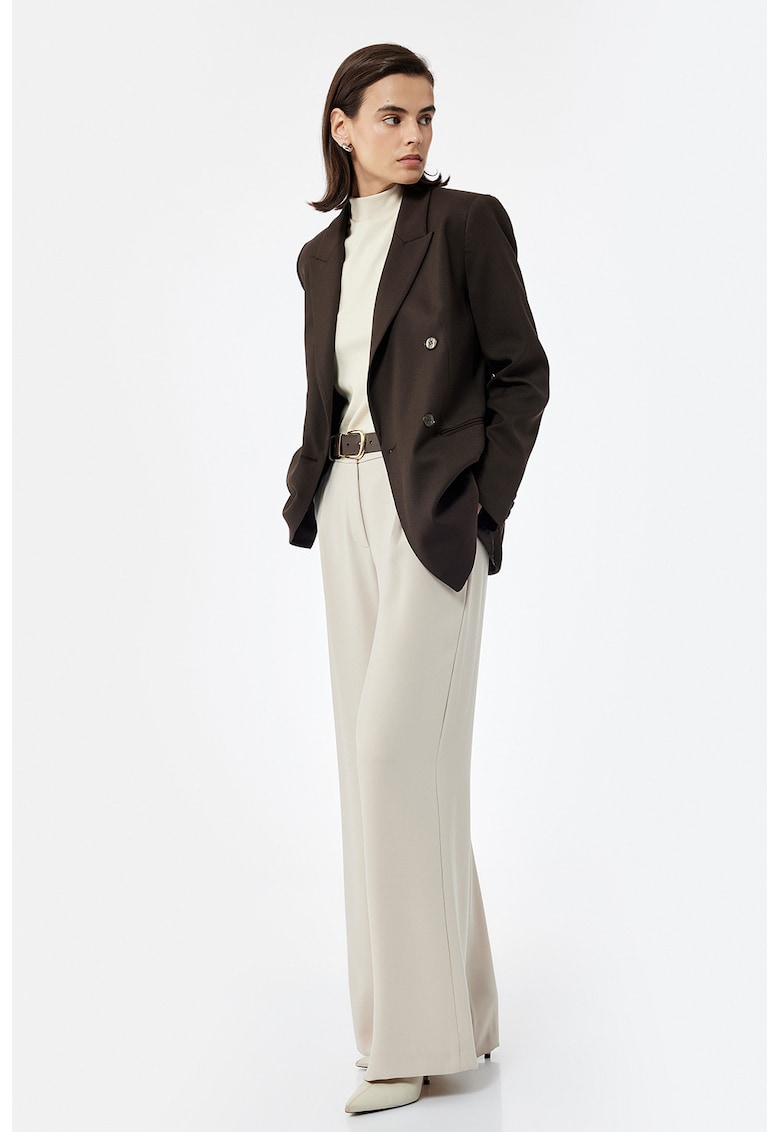 Pantaloni cu croiala ampla si talie medie