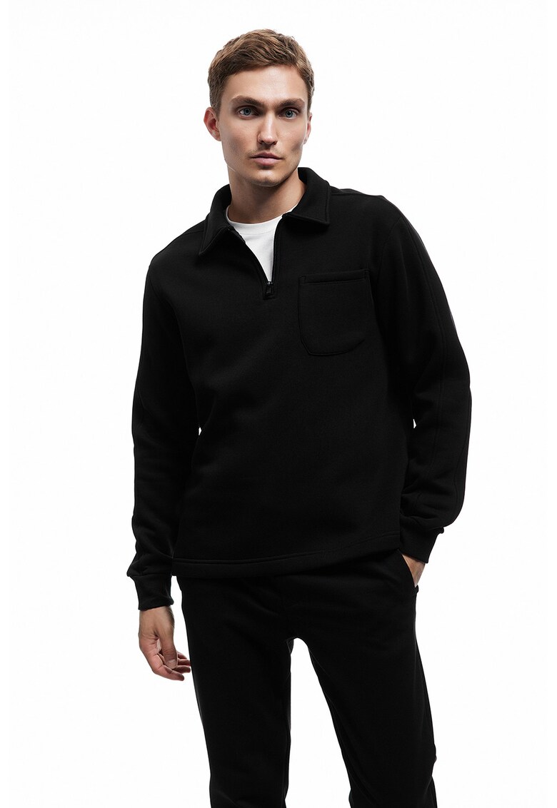 Bluza de trening cu guler ascutit