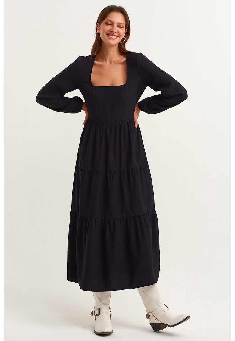 Rochie cu volane si decolteu patrat