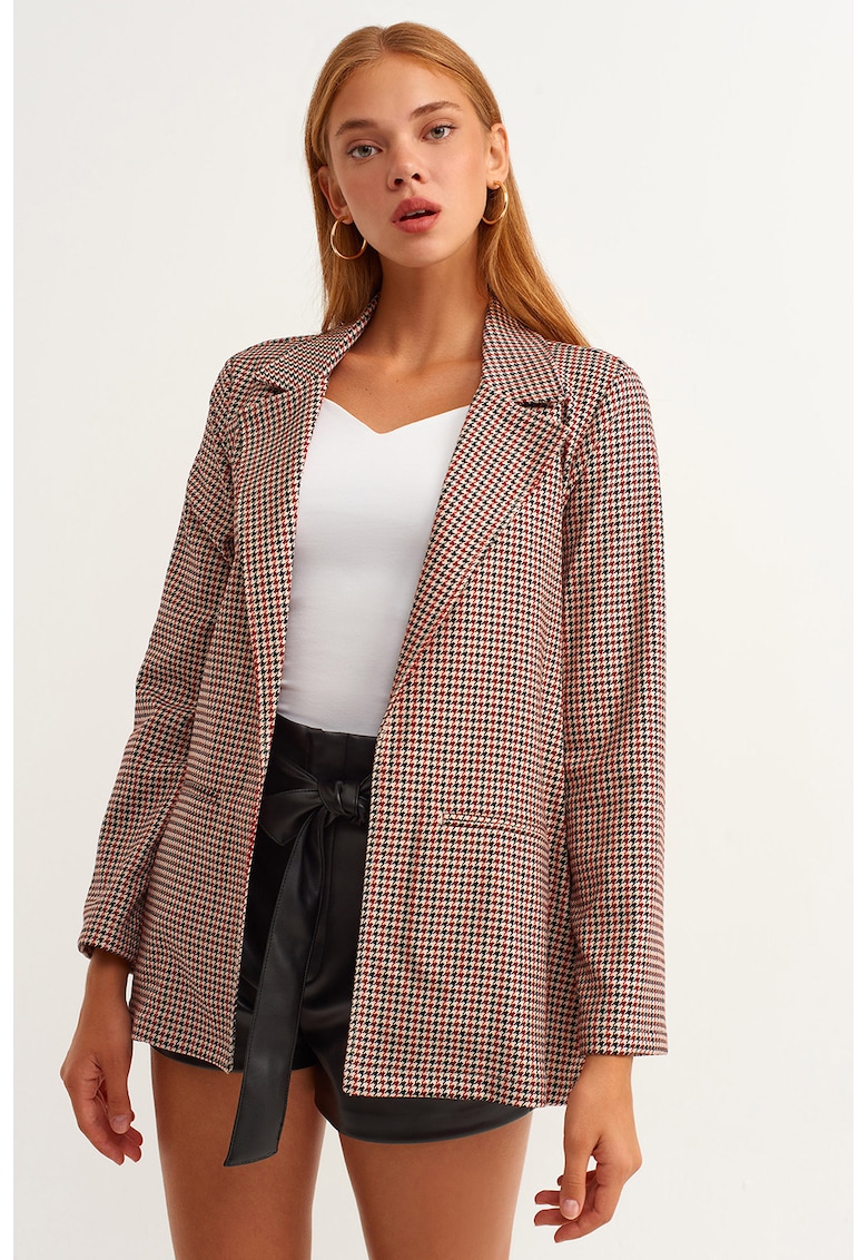 Sacou cu model in carouri si nasturi