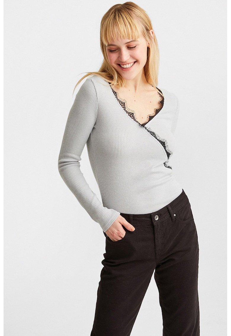 Bluza slim fit striata cu detalii de dantela