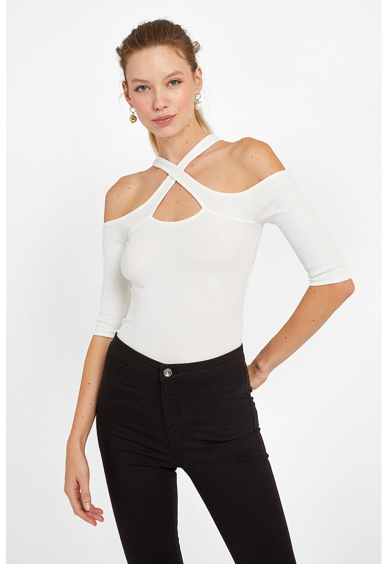 Bluza cu decupaje pe umeri si model uni