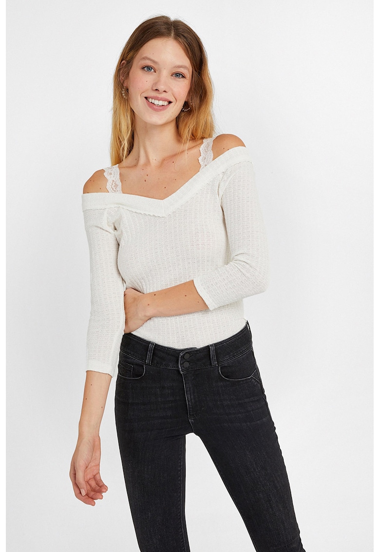 Pulover slim fit cu decolteu pe umeri si maneci 3/4