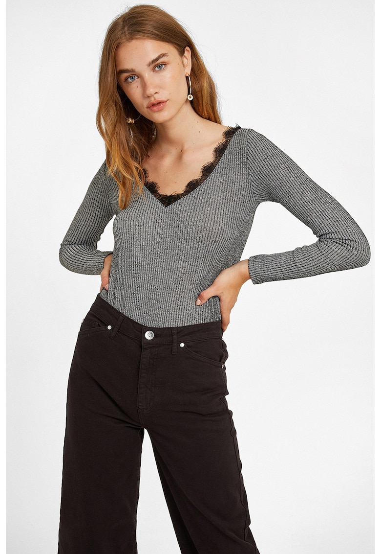 Bluza striata cu insertii din dantela